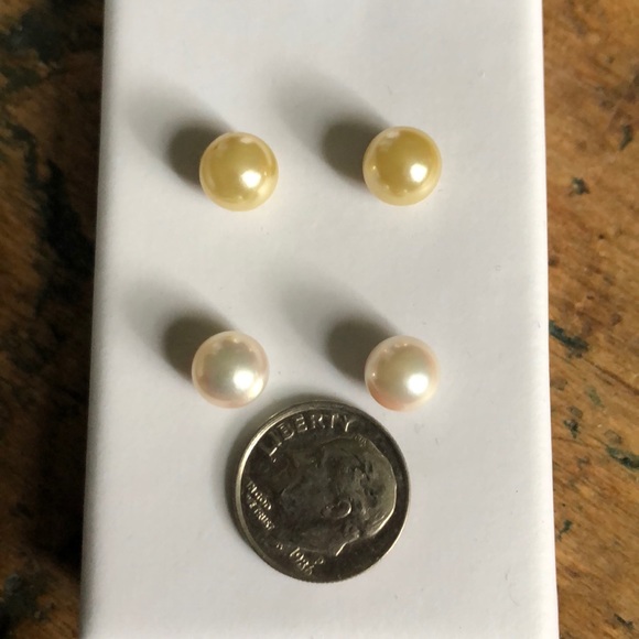 Set/2 Cultured Pearl Stud Earrings - Picture 3 of 3
